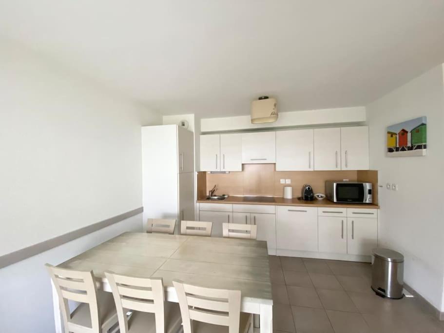 Les Planches , Bel Appartement En Bord De Mer Benodet Exterior photo